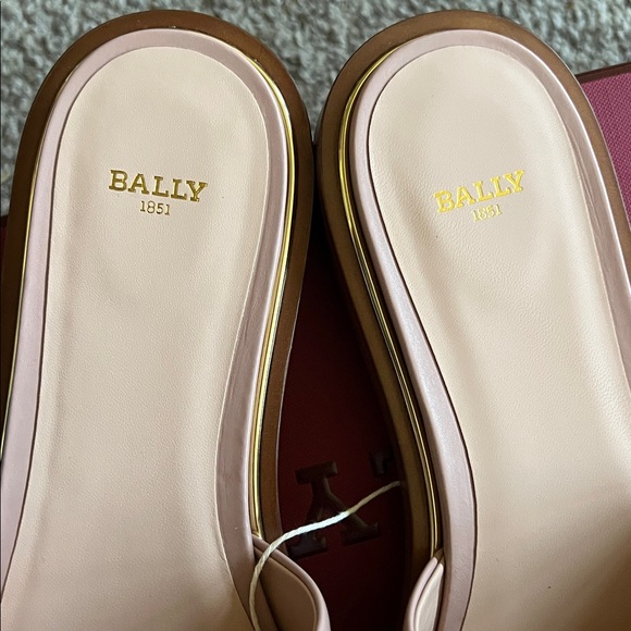 Bally Women's Blush Pink Mules Slides Sandals with Gold Accent Bally Eloise 40